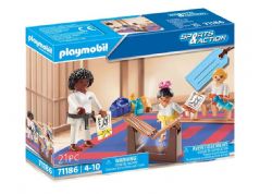 PLAYMOBIL SPORT ET ACTION - ENSEMBLE CADEAU ENTRAINEMENT DE KARATÉ #71186